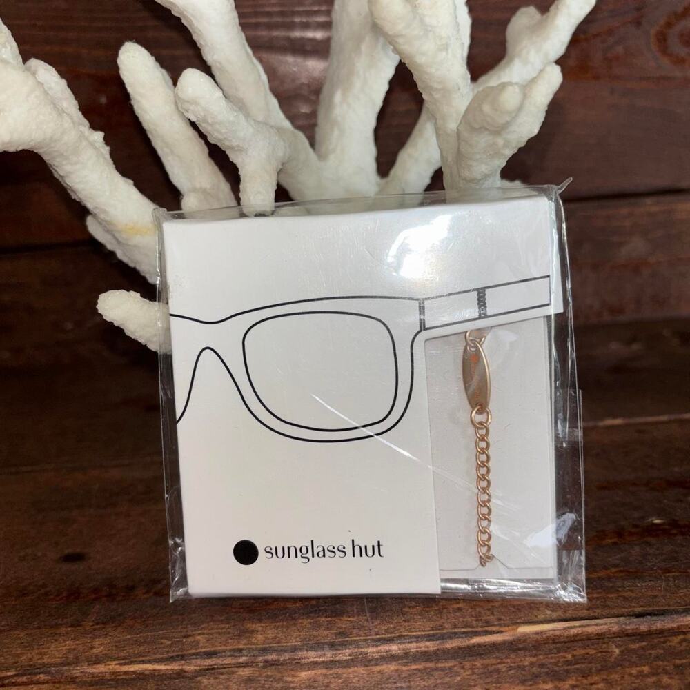 Sunglass hut sunglasses chain